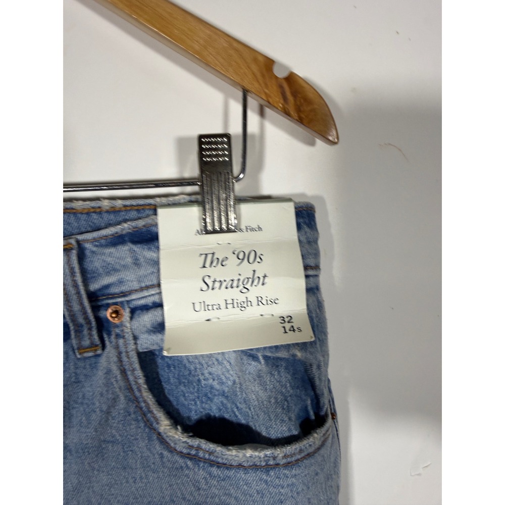 Abercrombie & Fitch The 90s Straight Ultra High Rise Jeans Light Wash 32 14s - Picture 6 of 8